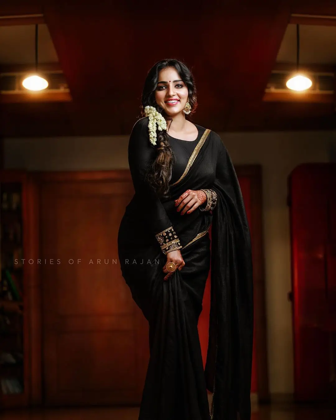 Malavika Menon In South Indian Traditional Black Saree Blouse